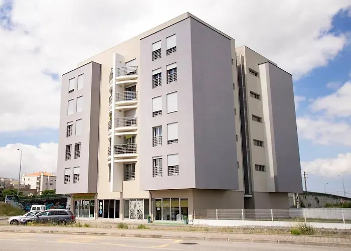 Casa Da Torre Com Garagem Gratuito